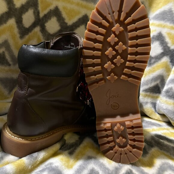 Black and Red From The Walking Dead Joie Norfolk Boots are size 9.5/39.5 EUC - Picture 4 of 4